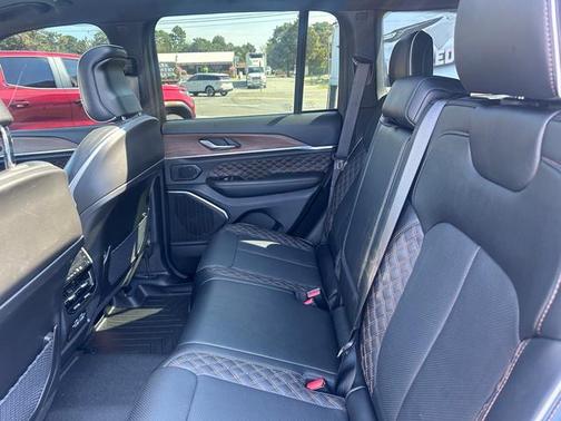 2023 Jeep Grand Cherokee Summit