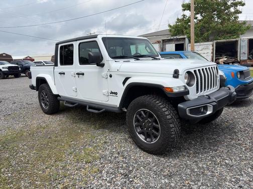 Bright White Clearcoat 2020 Jeep Gladiator Sport