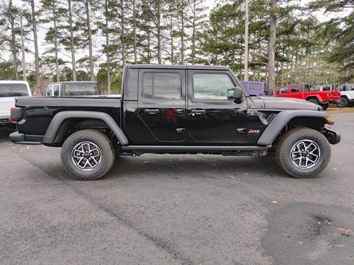 Black Clearcoat 2026 Jeep Gladiator Rubicon