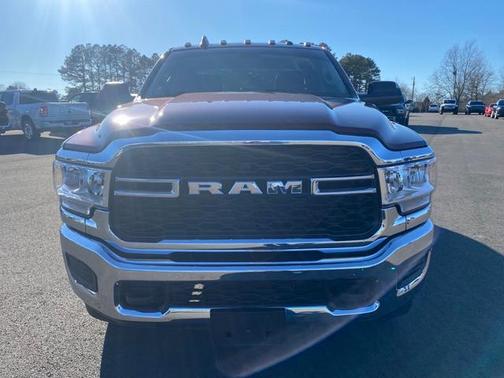 Photo 3 of 28 of 2019 RAM 2500 Tradesman