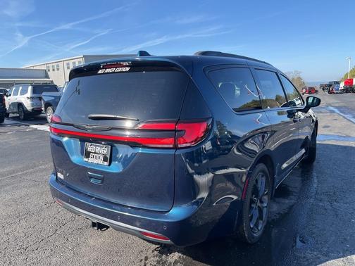 2021 Chrysler Pacifica Touring-L