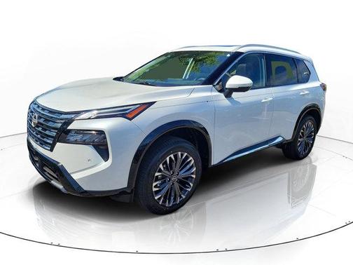 Everest White Pearl Tricoat 2026 Nissan Rogue Platinum