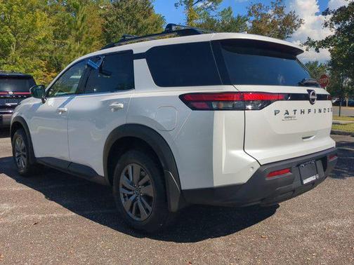 2025 Nissan Pathfinder SV FWD