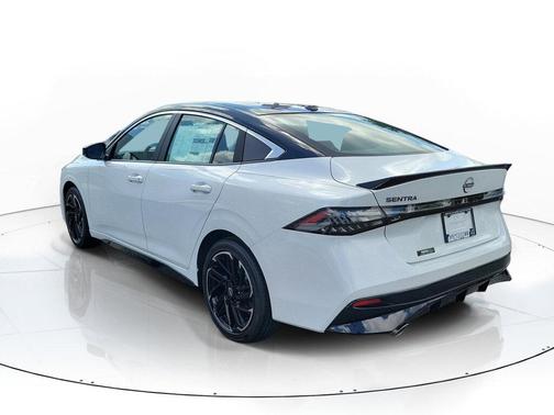 Aspen White Tricoat/Super Black 2026 Nissan Sentra SR