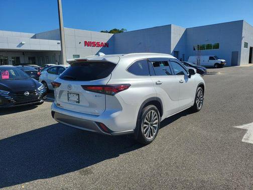 2025 Toyota Highlander Hybrid Limited