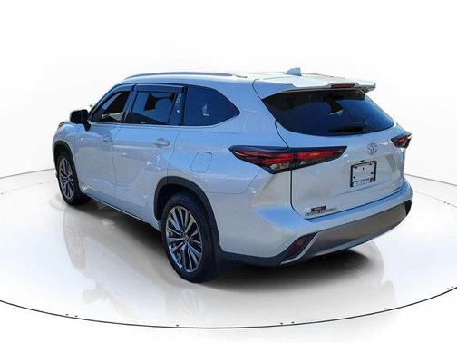 2025 Toyota Highlander Hybrid Limited