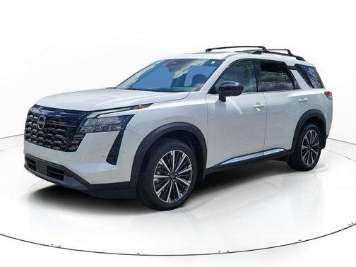 Everest White Pearl Tricoat 2026 Nissan Pathfinder Platinum