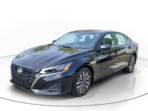 Super Black 2026 Nissan Altima SV FWD