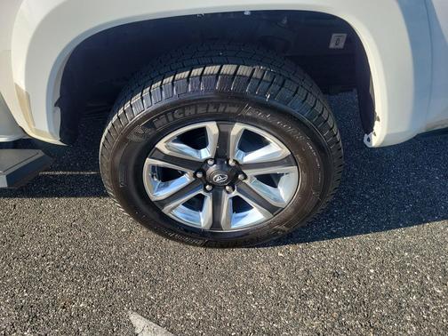 Super White 2017 Toyota Tacoma Limited