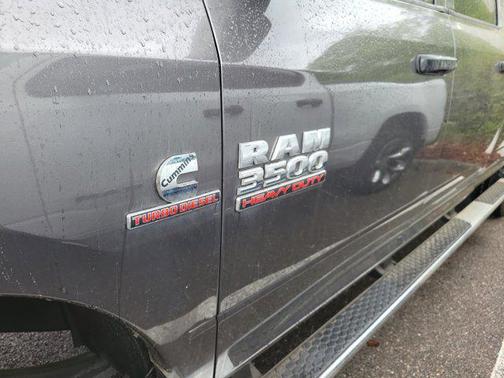 Granite Crystal Metallic Clearcoat 2018 RAM 3500 Tradesman Crew Cab 4x4 8' Box