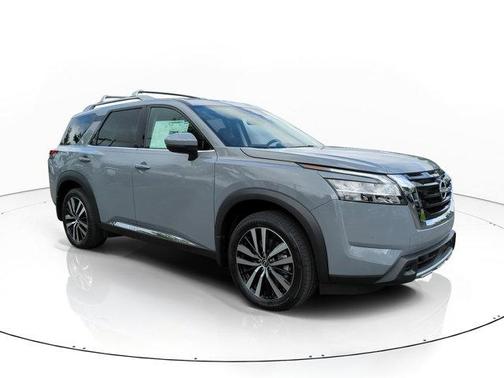 2025 Nissan Pathfinder Platinum FWD