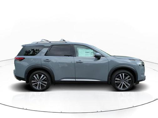 2025 Nissan Pathfinder Platinum FWD