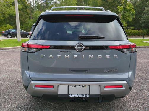 2025 Nissan Pathfinder Platinum FWD