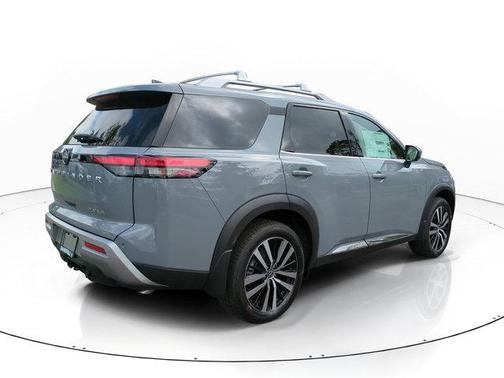 2025 Nissan Pathfinder Platinum FWD
