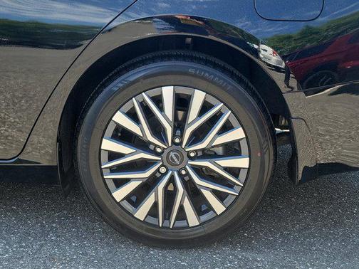Super Black 2023 Nissan Altima 2.5 SV