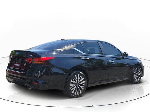 Super Black 2023 Nissan Altima 2.5 SV