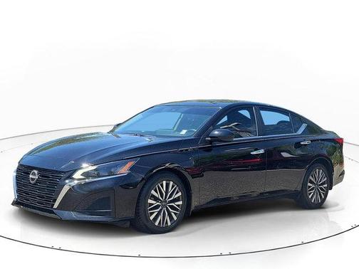 Super Black 2023 Nissan Altima 2.5 SV