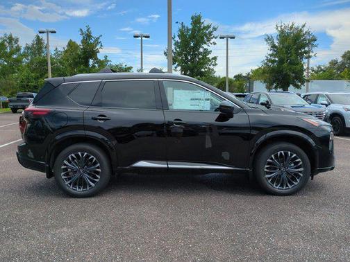 2025 Nissan Rogue Platinum