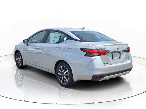 Brilliant Silver Metallic 2025 Nissan Versa 1.6 SV
