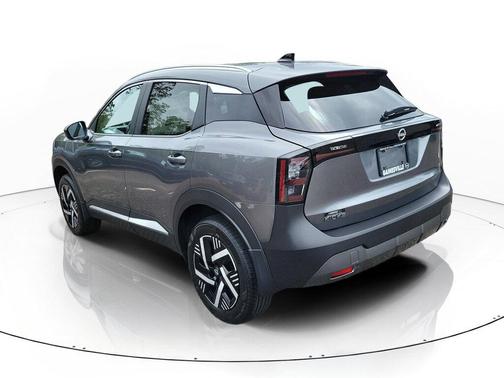 Gun Metallic 2027 Nissan Kicks SV