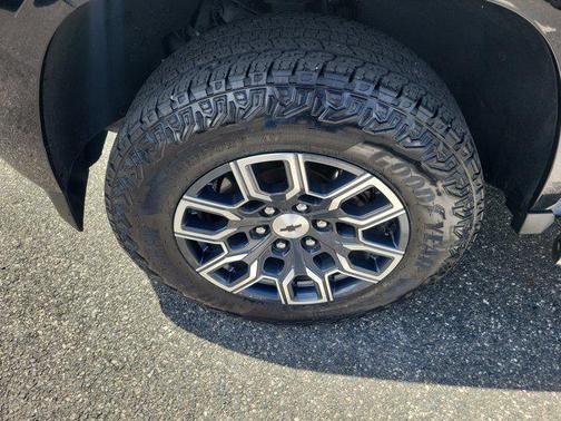 Black 2023 Chevrolet Colorado Z71