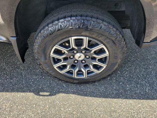 Black 2023 Chevrolet Colorado Z71