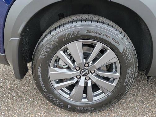 2025 Nissan Pathfinder SV FWD