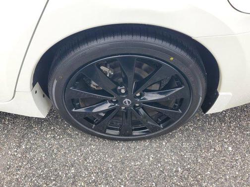 2023 Nissan Maxima SR Xtronic CVT
