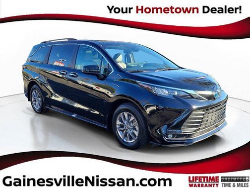 2025 Toyota Sienna XLE