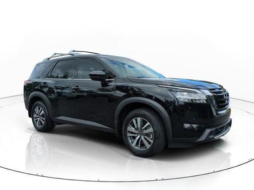 2024 Nissan Pathfinder SL FWD