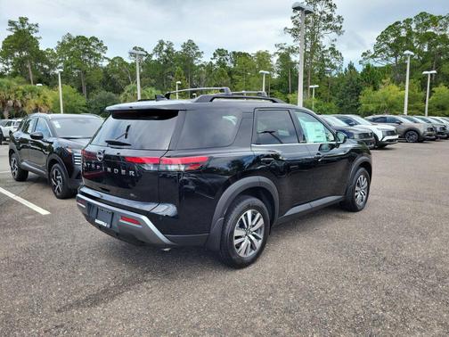 Super Black 2026 Nissan Pathfinder SL