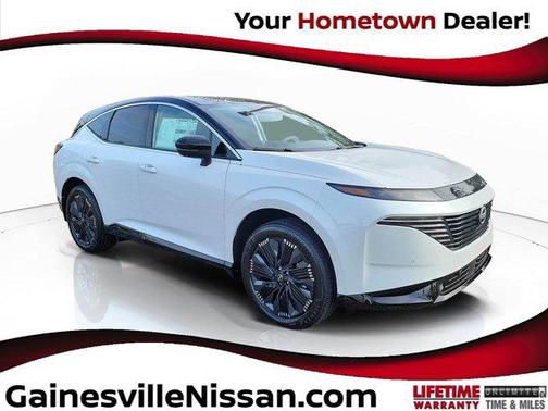 Everest White Pearl Tricoat/Super Black 2026 Nissan Murano Platinum