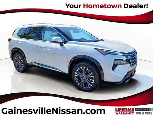 Everest White Pearl Tricoat 2026 Nissan Rogue Platinum