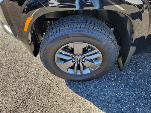 Super Black 2026 Nissan Frontier SV