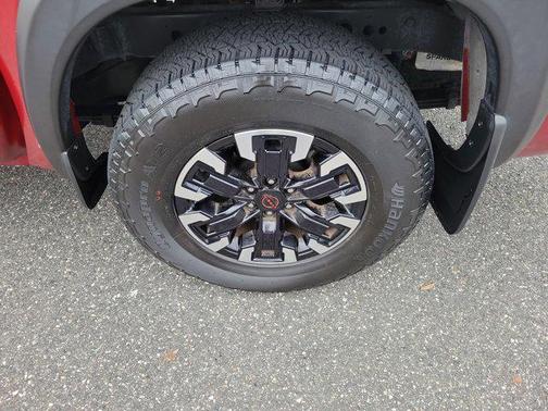 Cardinal Red Metallic Tricoat 2024 Nissan Frontier PRO-4X