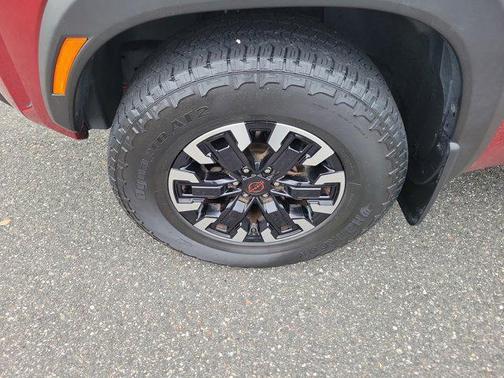 Cardinal Red Metallic Tricoat 2024 Nissan Frontier PRO-4X
