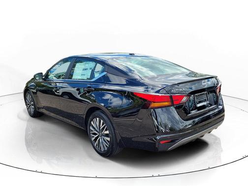 Super Black 2026 Nissan Altima SV FWD