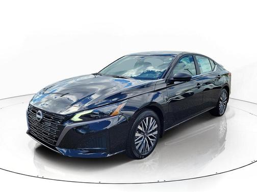 Super Black 2026 Nissan Altima SV FWD
