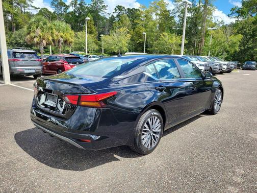 Super Black 2026 Nissan Altima SV FWD