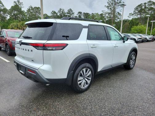 Everest White Pearl Tricoat 2026 Nissan Pathfinder SL