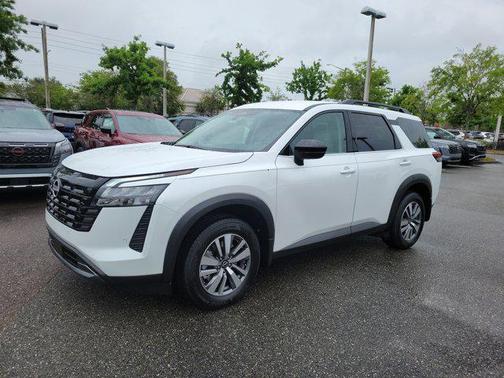 Everest White Pearl Tricoat 2026 Nissan Pathfinder SL