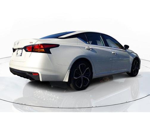 2025 Nissan Altima SR FWD