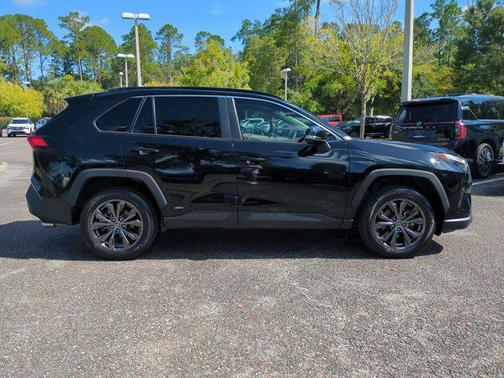 2022 Toyota RAV4 Hybrid XLE Premium