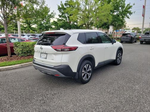 Pearl White 2021 Nissan Rogue SV