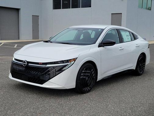 Aspen White Tricoat 2026 Nissan Sentra SR