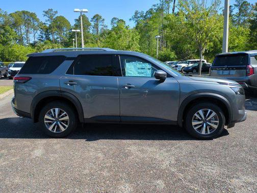 2025 Nissan Pathfinder SL 4WD