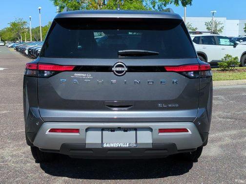 2025 Nissan Pathfinder SL 4WD