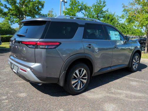 2025 Nissan Pathfinder SL 4WD
