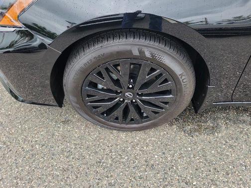 Super Black 2026 Nissan Altima SV FWD