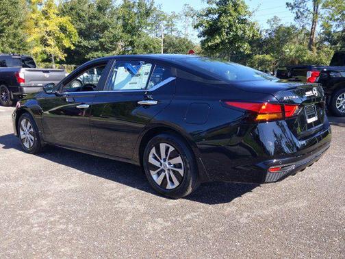 2025 Nissan Altima S FWD